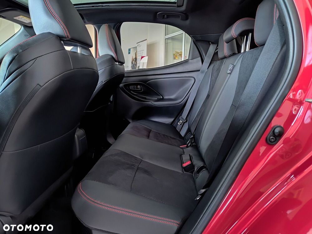 Toyota Yaris - 10