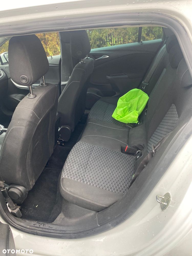 Opel Astra 1.6 D (CDTI) Edition - 10