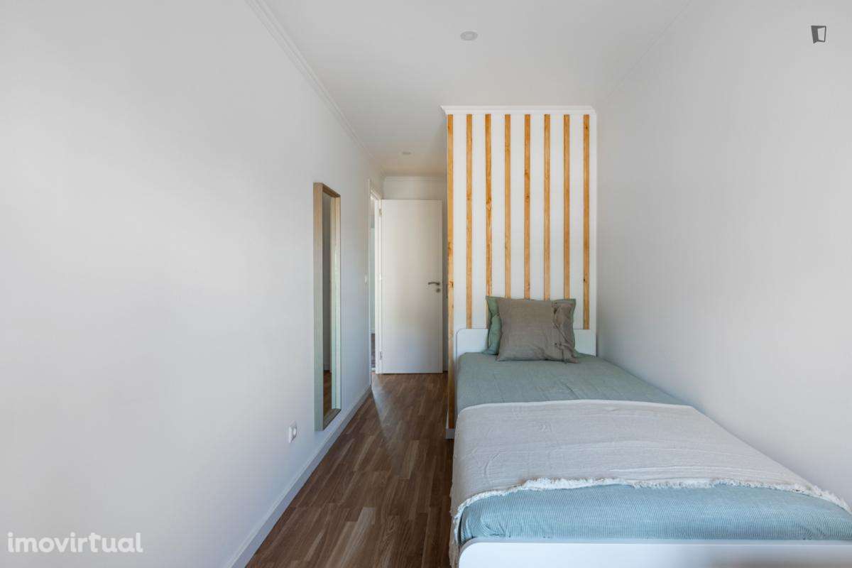 Quarto - localizado em Olaias Lisbon - Grande imagem: 5/13