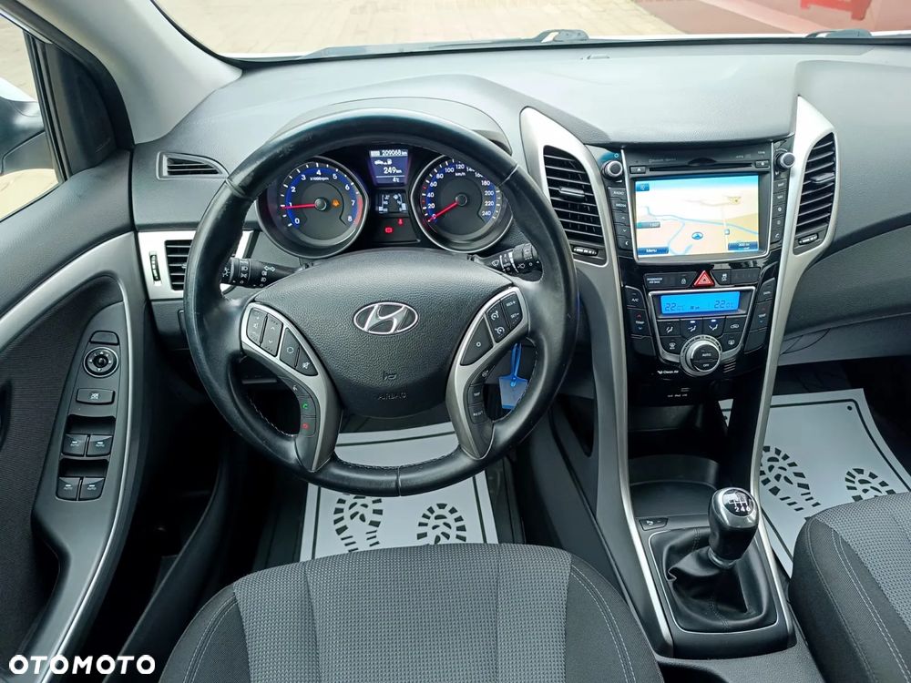 Hyundai i30 blue Kombi 1.6 GDi Style - 28