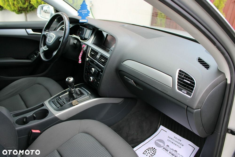 Audi A4 Avant 2.0 TDI DPF Ambiente - 29