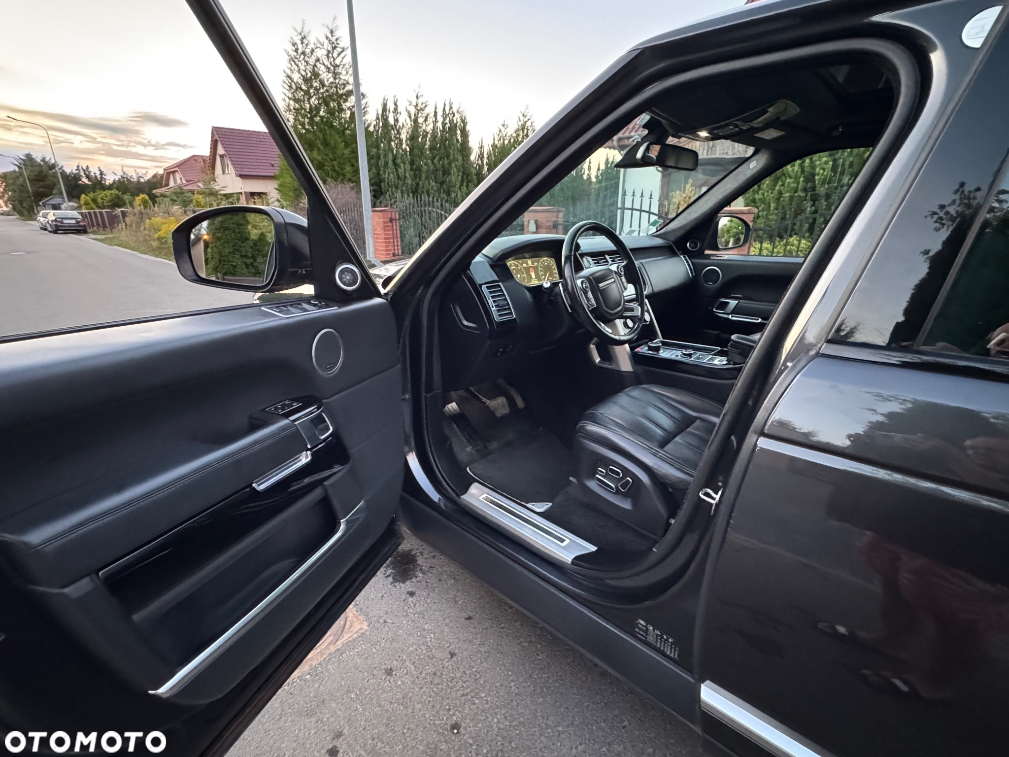 Land Rover Range Rover SDV6 Hybrid - 12