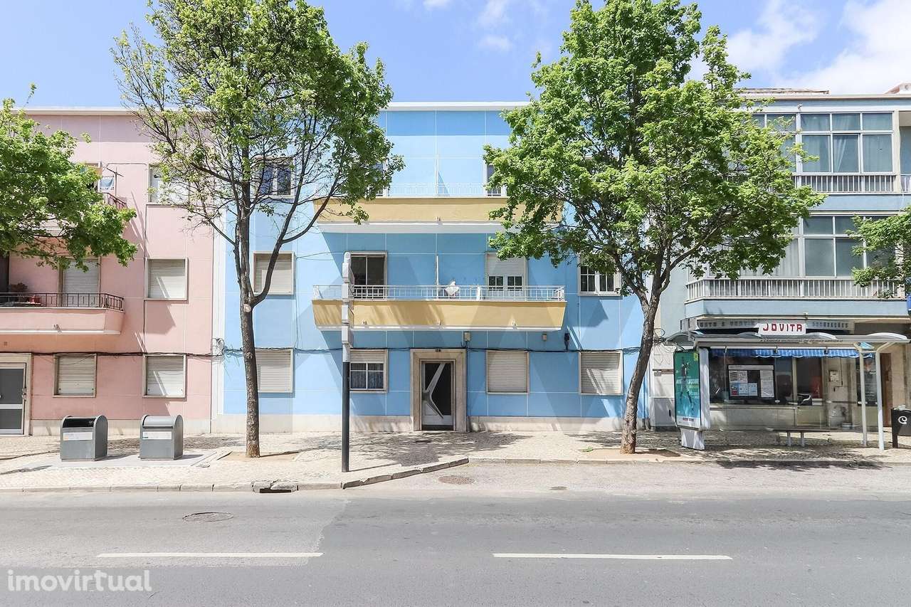 Apartamento de tipologia T2 para arrendar em rua central de Linda-a-Ve - Grande imagem: 2/19