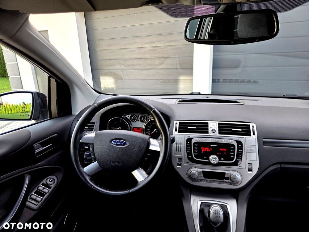Ford Kuga - 22