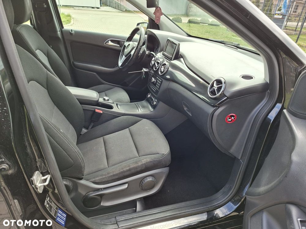 Mercedes-Benz Klasa B 180 CDI (BlueEFFICIENCY) 7G-DCT - 15