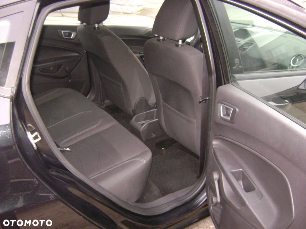 Ford Fiesta - 10