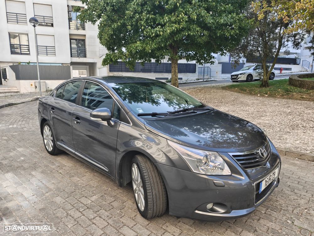 Toyota Avensis SD 2.2 D-4D Luxury +GPS+Pele - 6