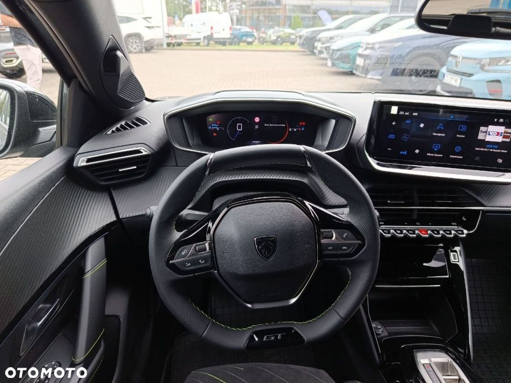 Peugeot 208 - 16