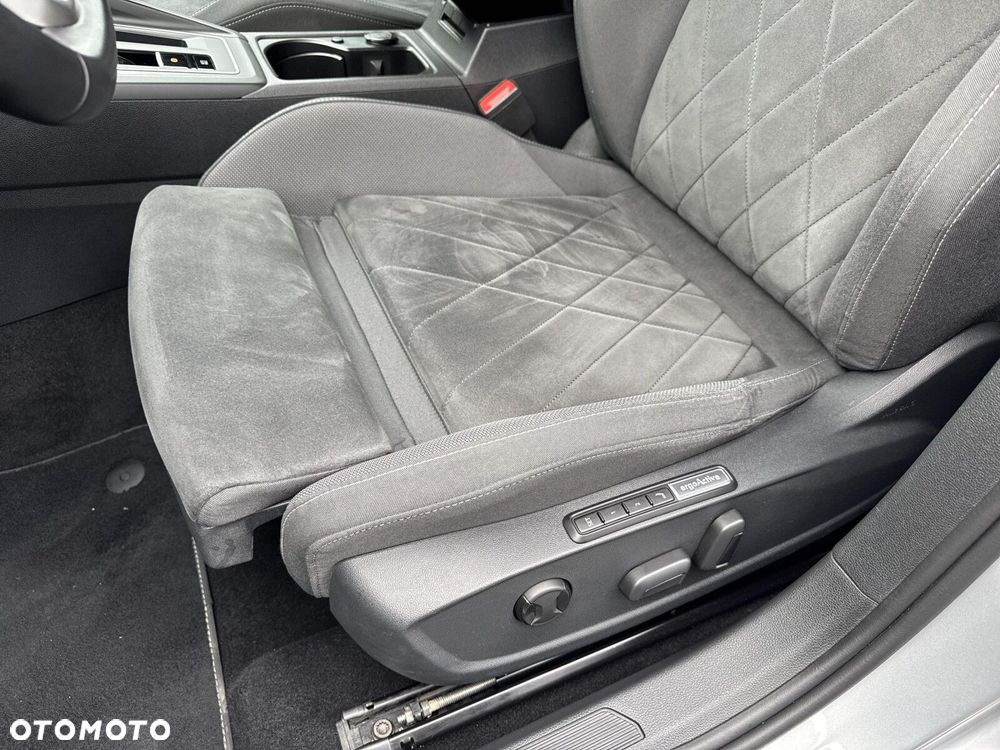 Volkswagen Golf VIII 1.4 TSI Plug-In Hybrid Style DSG - 13