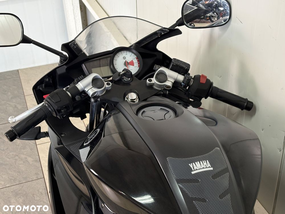 Yamaha YZF - 12