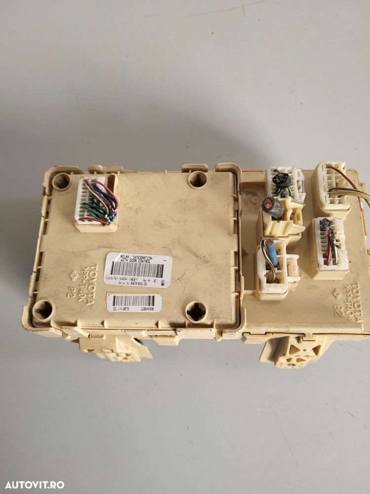 Panou Tablou Sigurante Toyota Avensis T25 2.0 Diesel An 2003-2004-2005-2006-2007-2008 Dezmembrez Toyota Avensis T25 An 2003-2004-2005-2006-2007-2008 2.0 Diesel Motor D4D 116 Cai - 4