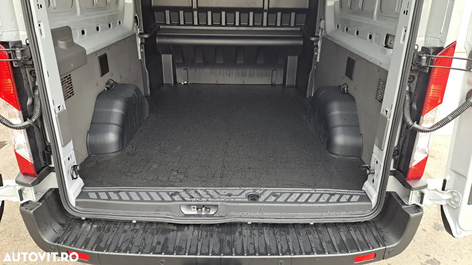 Ford NEW TRANSIT DCIV L3H2 6+1 T350 FWD - 10