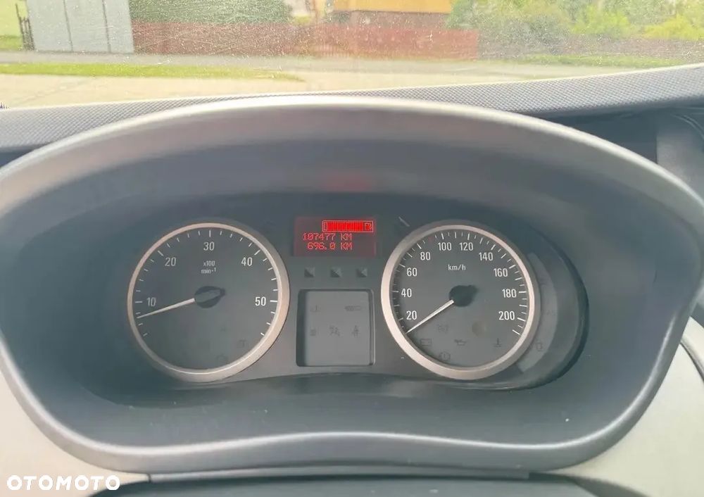 Opel Vivaro - 21