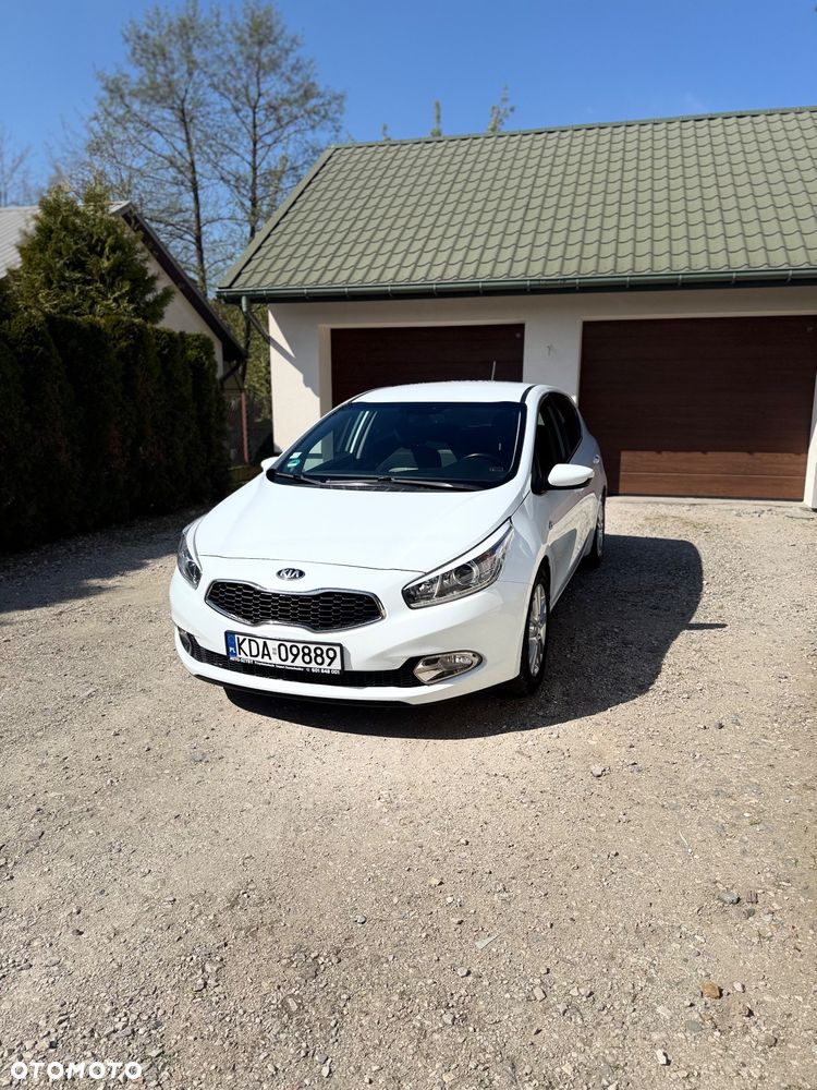 Kia Ceed 1.4 CVVT Dream Team Edition - 1