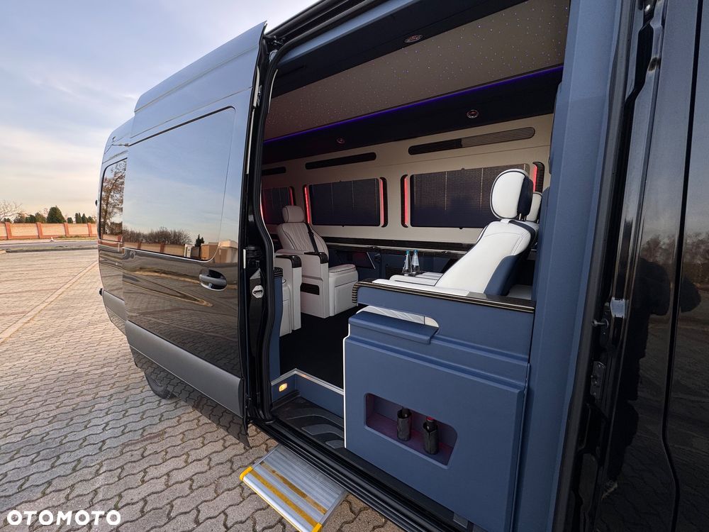 Mercedes-Benz Sprinter - 10