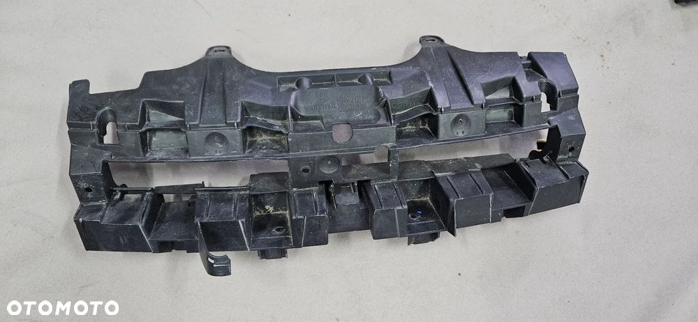 Pas przedni wzmocnienie zderzaka Renault LAGUNA III 612000002R