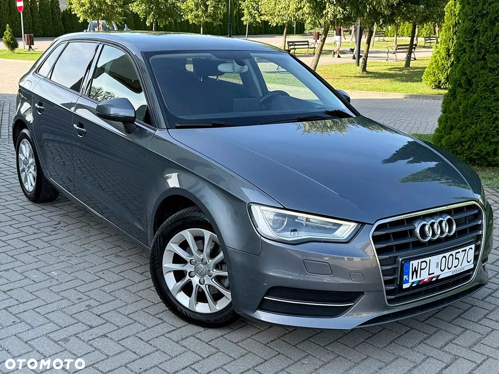 Audi A3 Sportback 1.6 TDI S line Sportpaket - 3