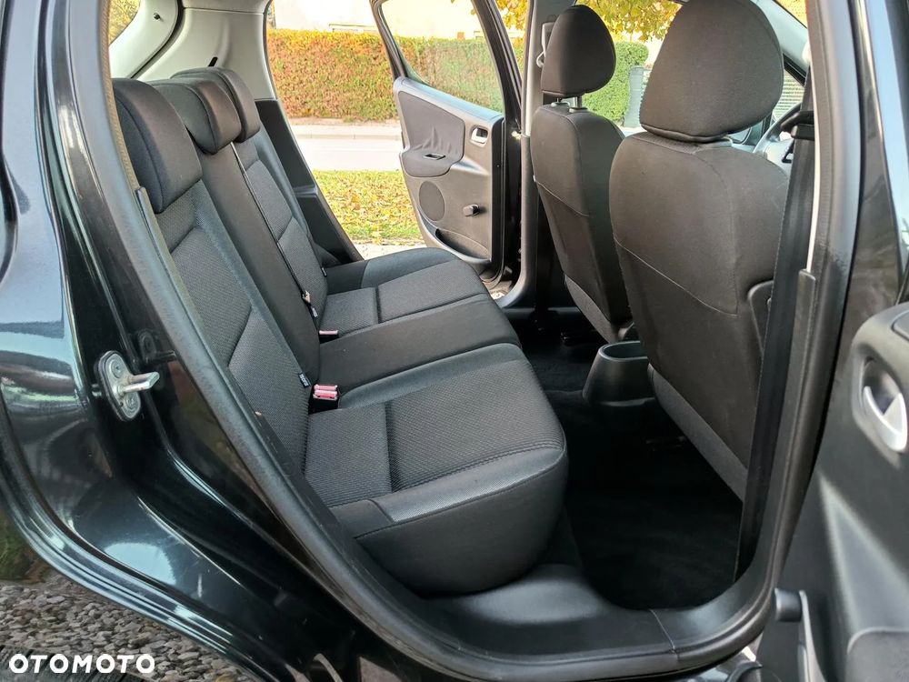 Peugeot 207 - 30