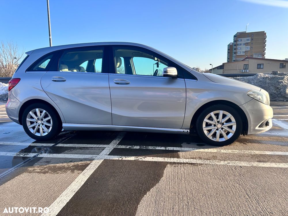 Mercedes-Benz B 180 - 8