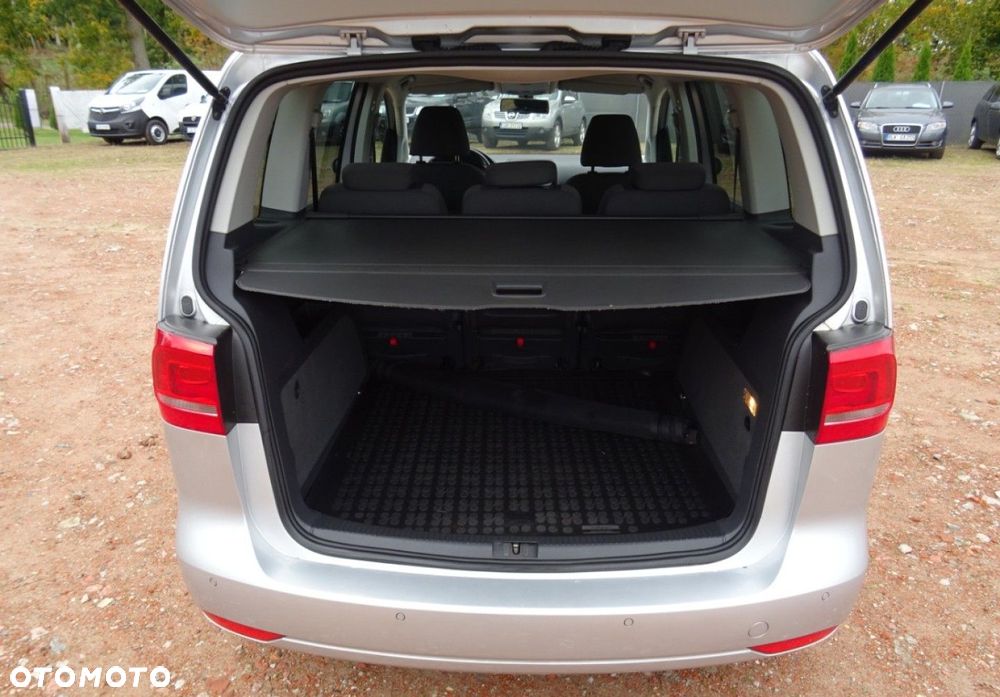 Volkswagen Touran 2.0 TDI DPF Highline - 9