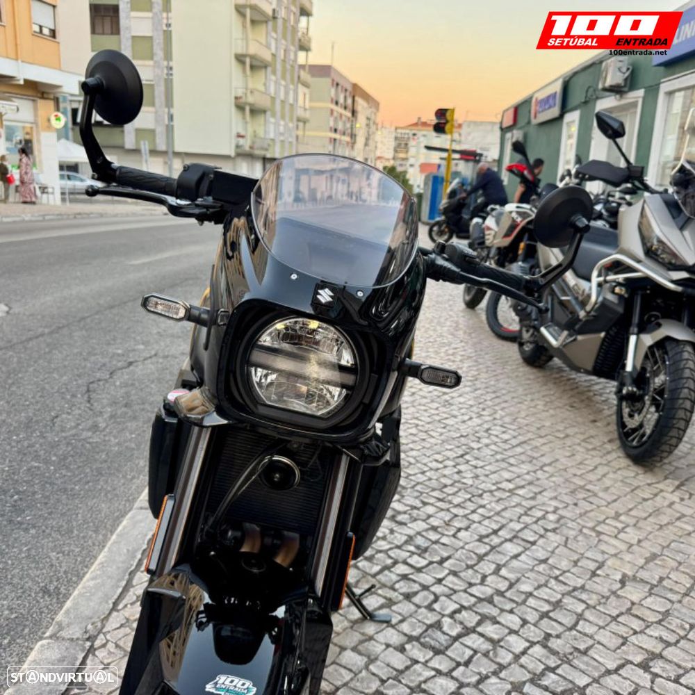Suzuki GSX 800 S - 19