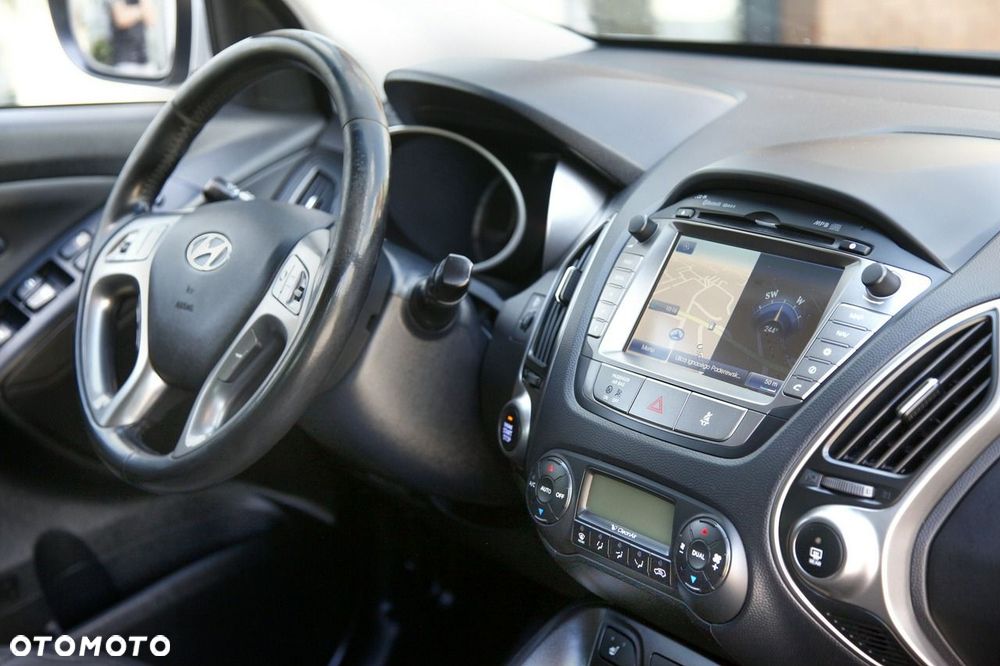 Hyundai ix35 2.0 CRDi 4WD Automatik Fifa World Cup Gold Edition - 13