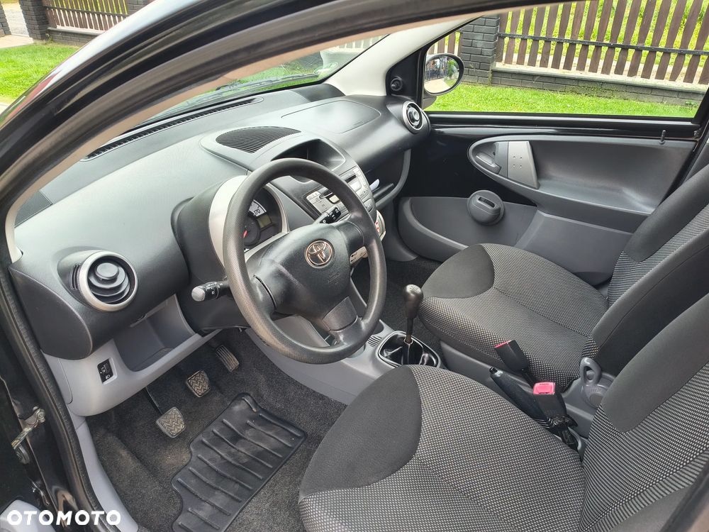 Toyota Aygo - 10