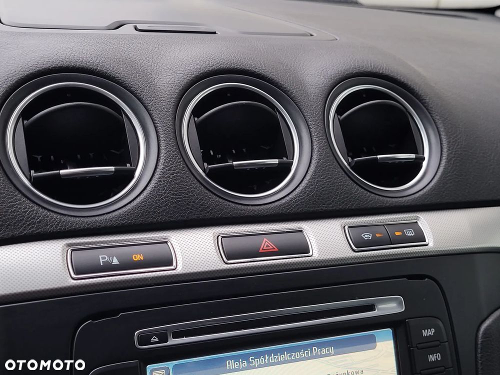 Ford S-Max - 13