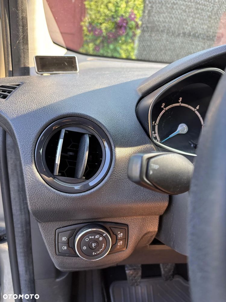 Ford Tourneo Courier 1.5 TDCi Titanium - 10