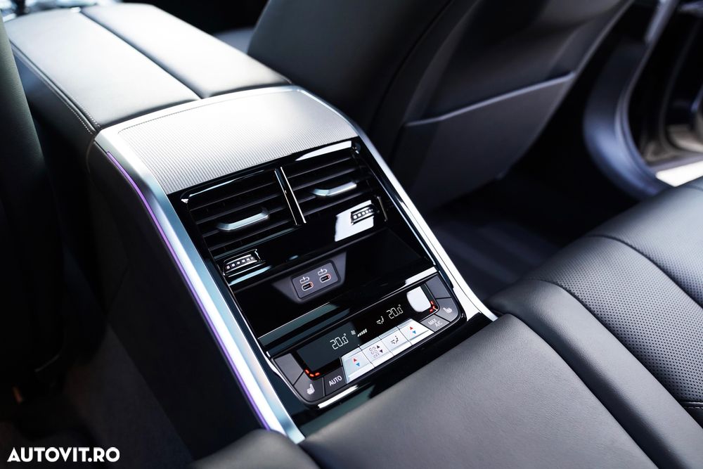BMW Seria 8 840i xDrive - 29