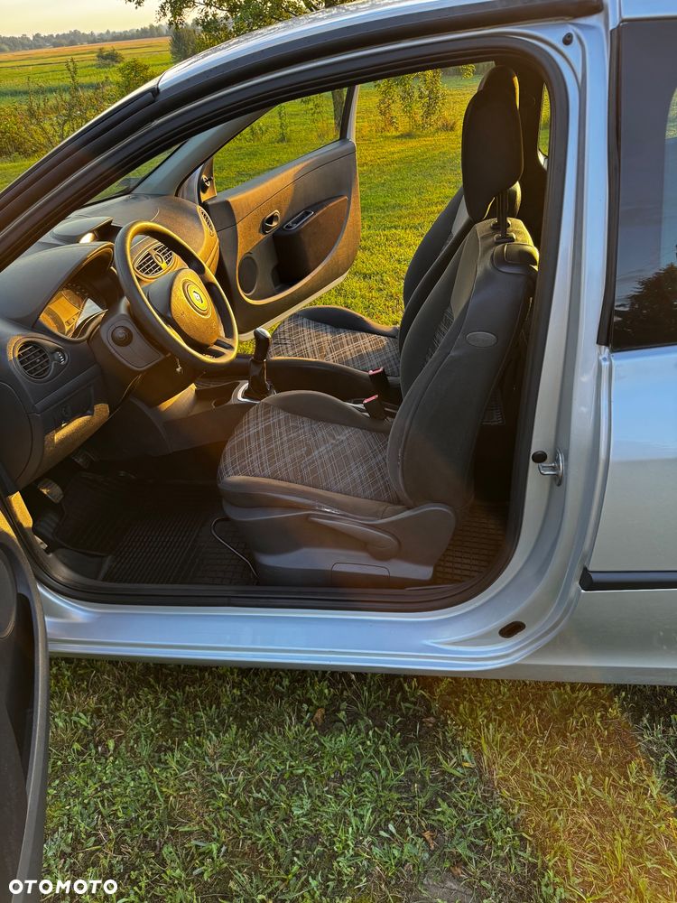 Renault Clio 1.2 16V Dynamique - 15