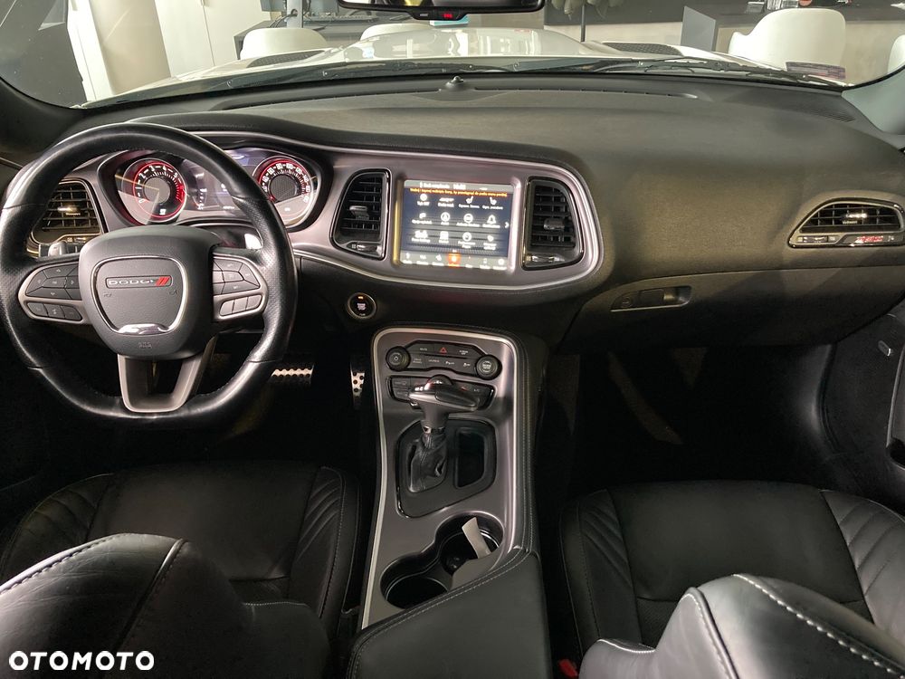 Dodge Challenger 6.4 Scat Pack - 22