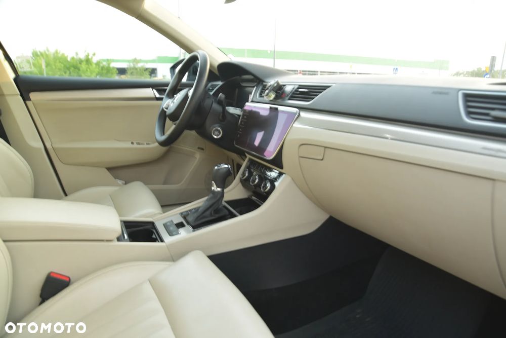 Skoda Superb 2.0 TDI SCR 4x4 L&K DSG - 18