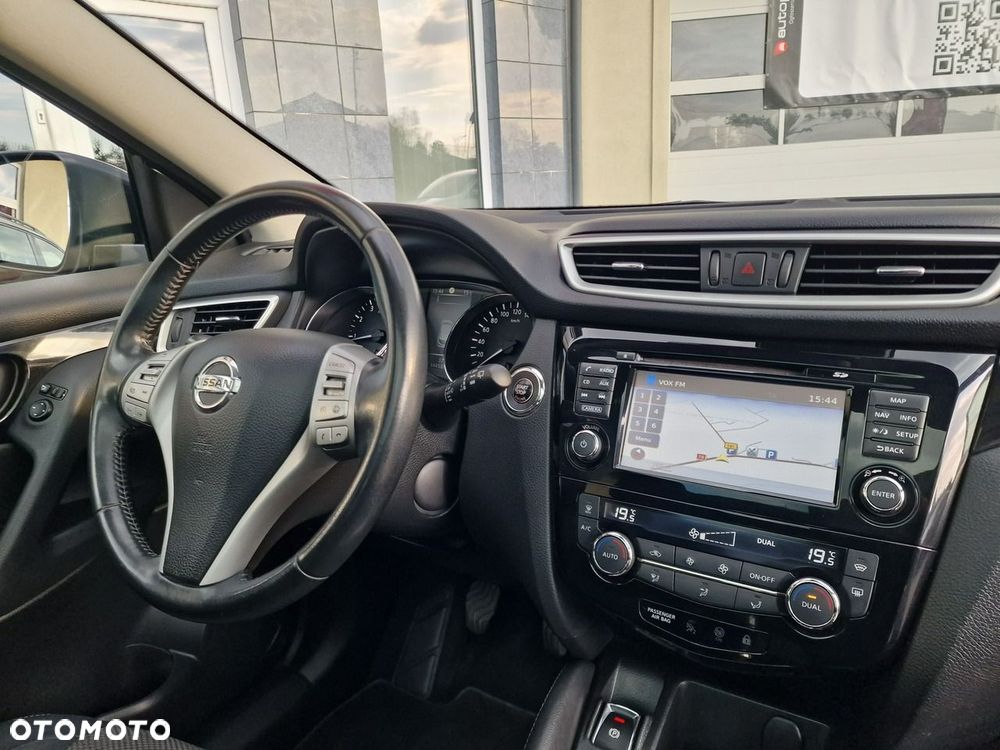 Nissan Qashqai 1.2 DIG-T N-Connecta EU6 - 23