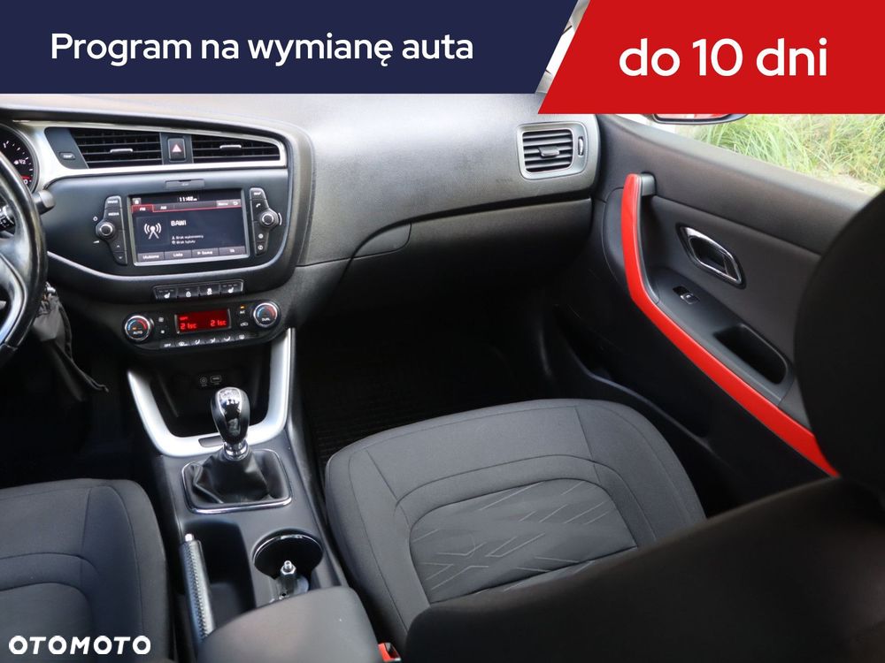 Kia Ceed - 10