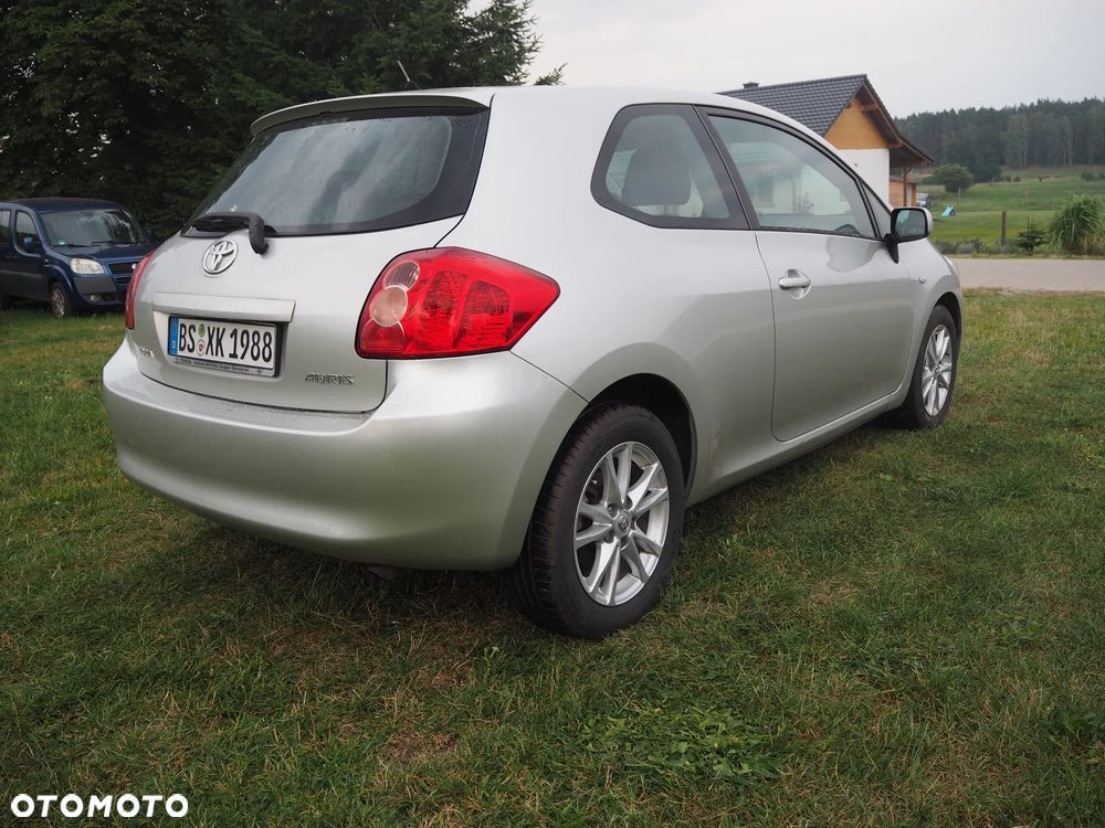 Toyota Auris 1.4 VVT-i Team - 9