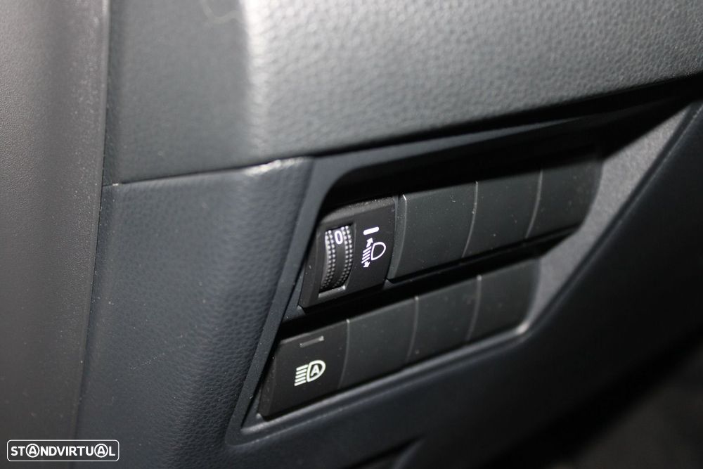 Toyota Yaris 1.5 HDF Comfort - 11