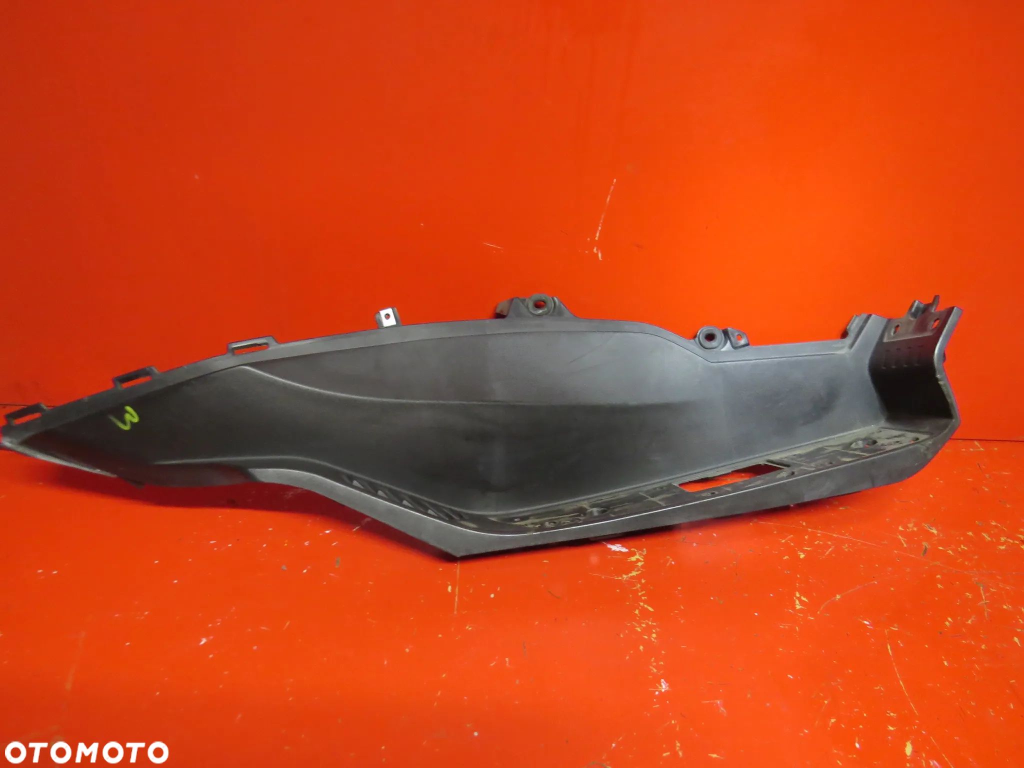 HONDA FORZA FSS 125 2019 podłoga bok podnóżek płoza podest prawa - 1