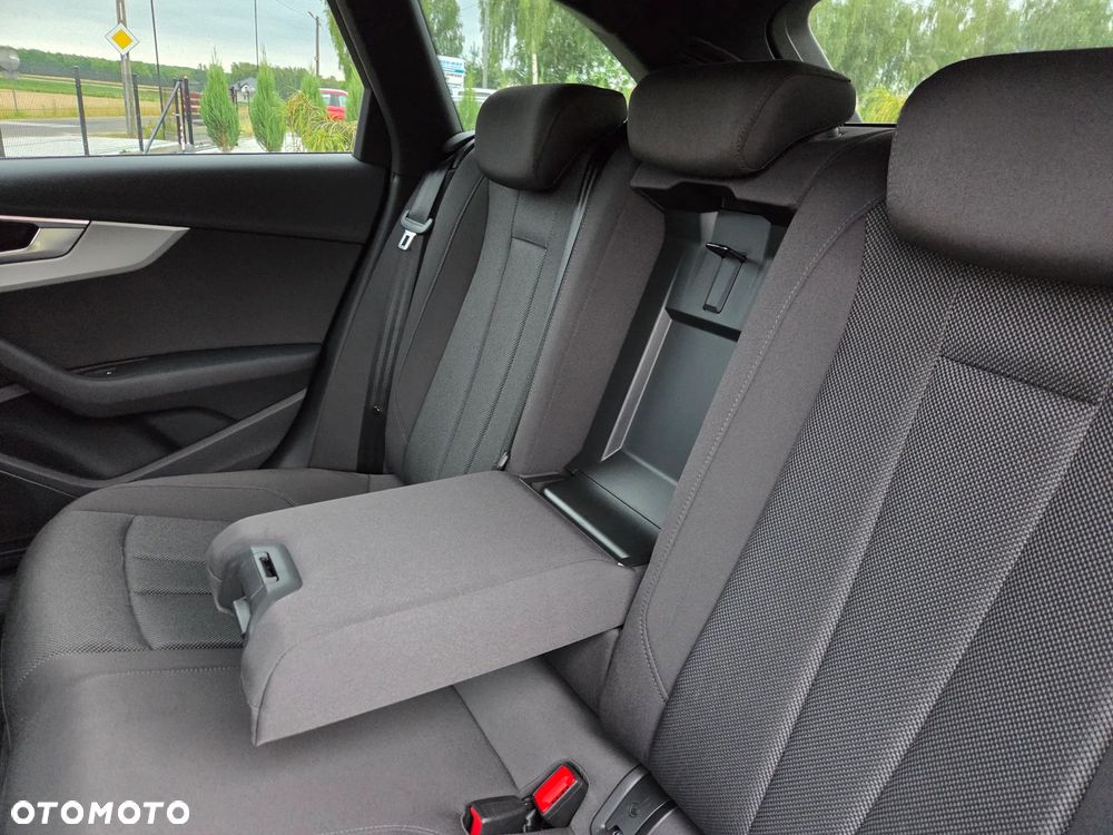 Audi A4 Avant 40 TDI quattro S tronic S line - 33