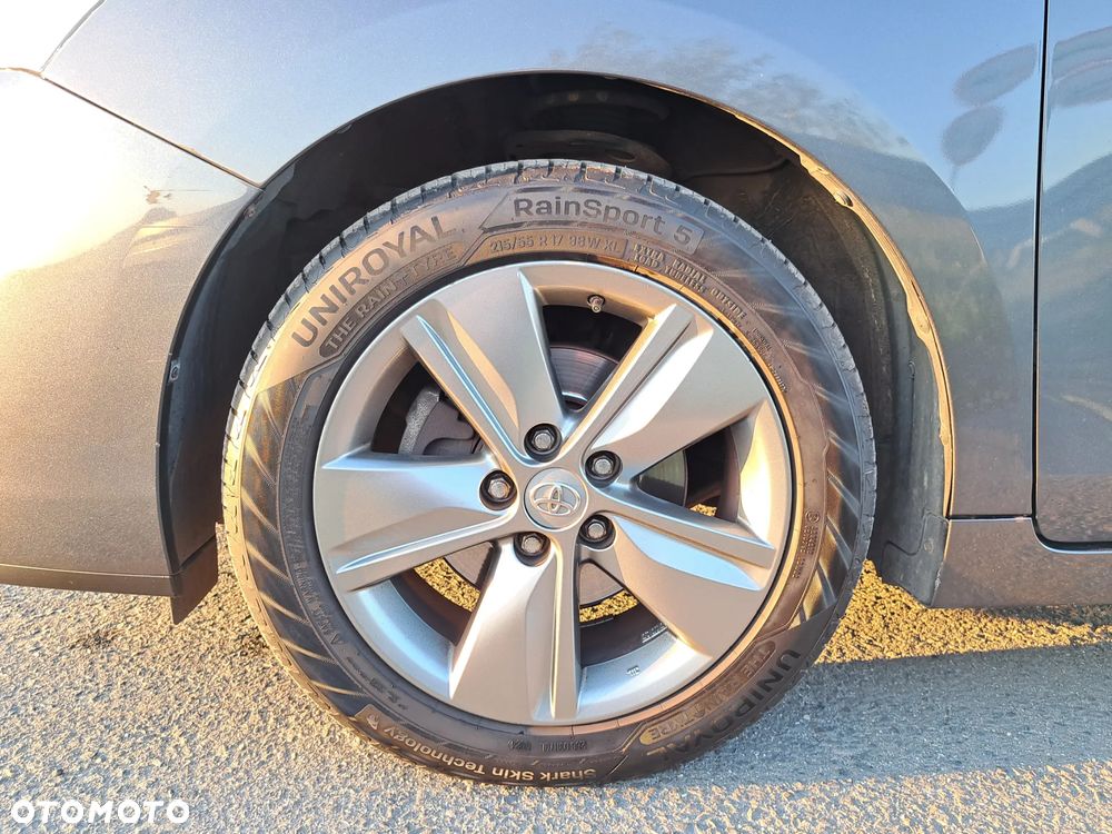 Toyota Verso 1.6 D-4D Prestige - 24