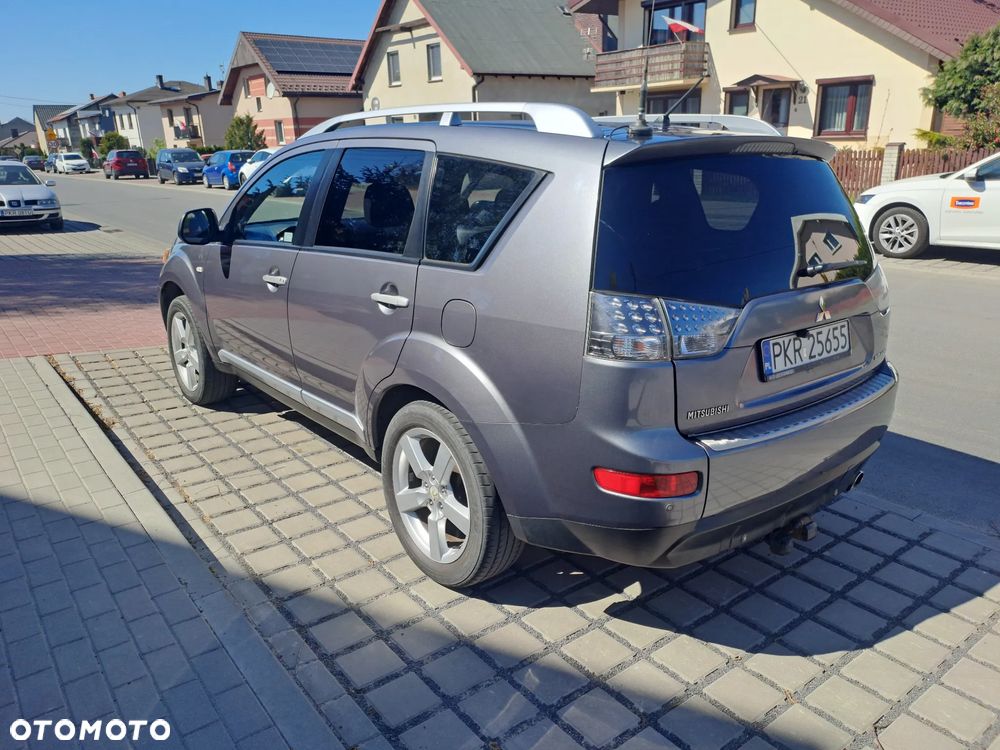 Mitsubishi Outlander 2.2 DID Intense + - 5
