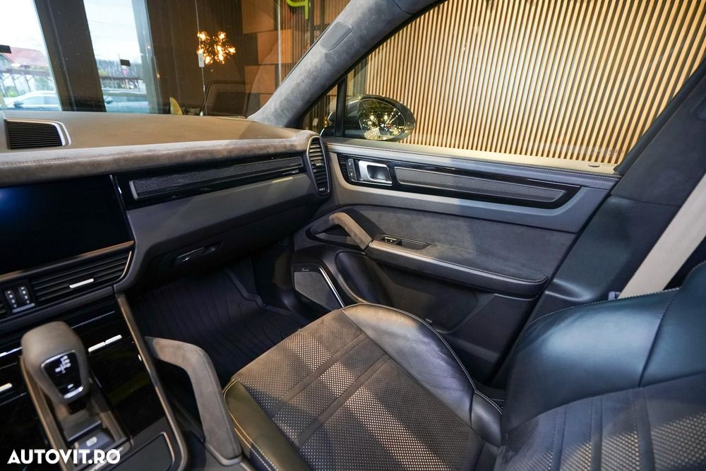 Porsche Cayenne Coupe - 25