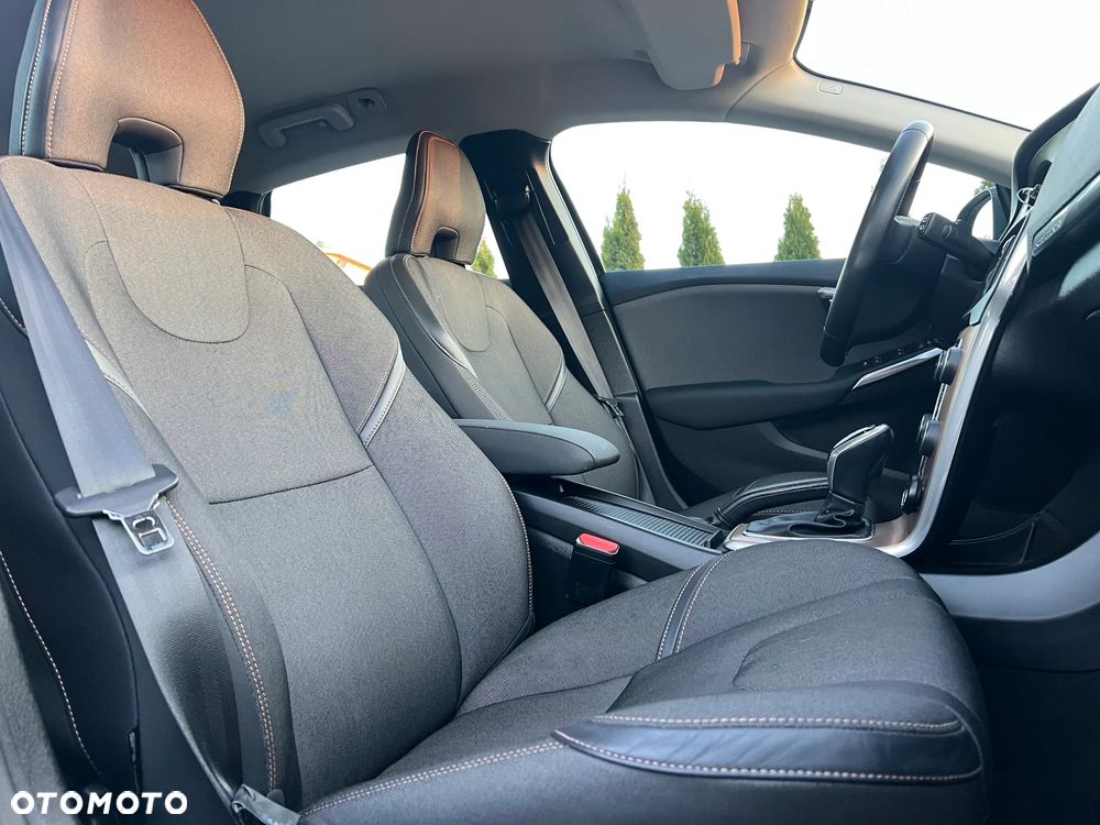 Volvo V40 Cross Country D4 Geartronic Momentum - 34