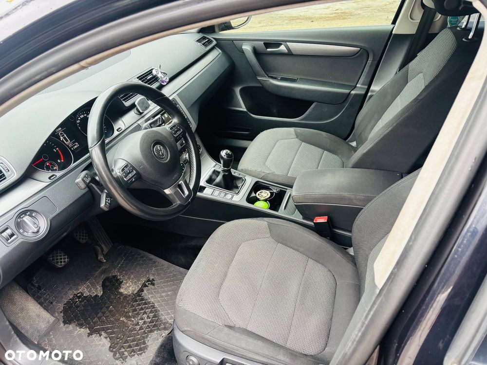 Volkswagen Passat 2.0 TDI Comfortline - 5