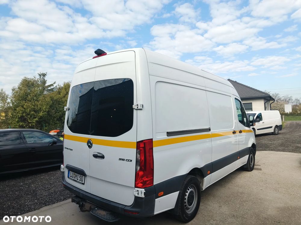 Mercedes-Benz Sprinter - 24