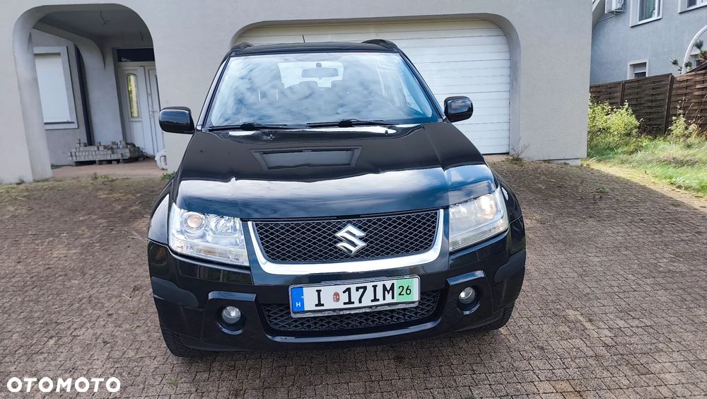 Suzuki Grand Vitara 2.0 De Luxe - 38