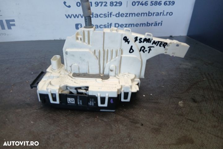 Broasca usa fata dreapta A9077200300 A9077200300 Mercedes-Benz Sprint - 1
