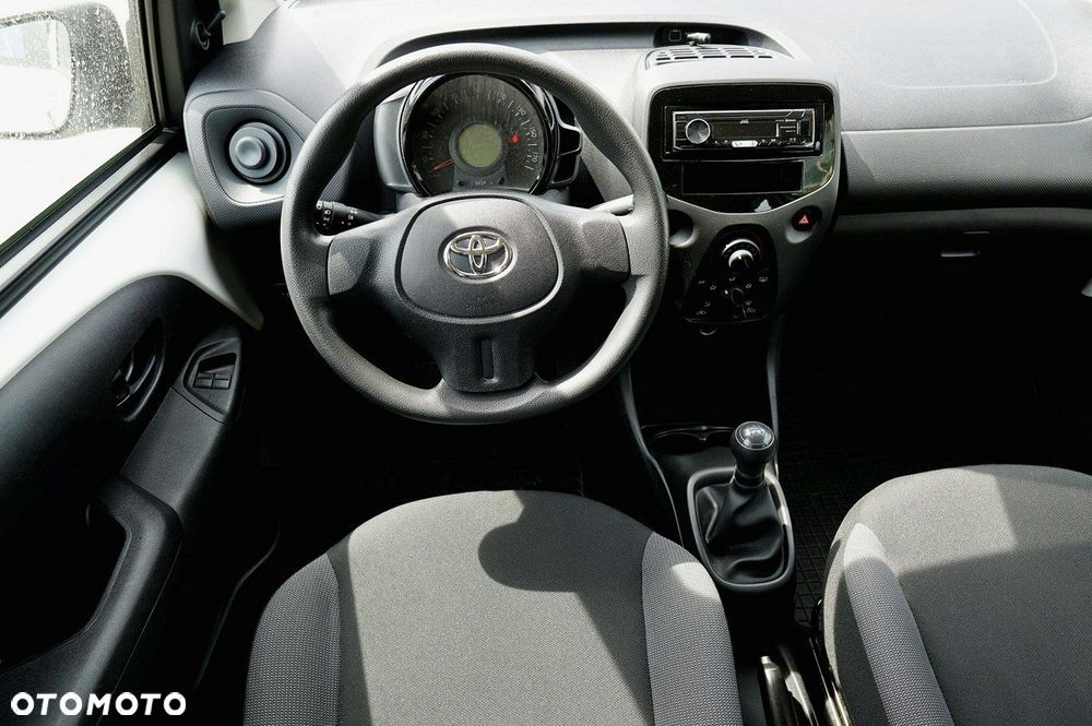 Toyota Aygo x - 10