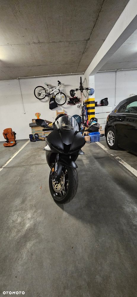 Honda CBR - 12