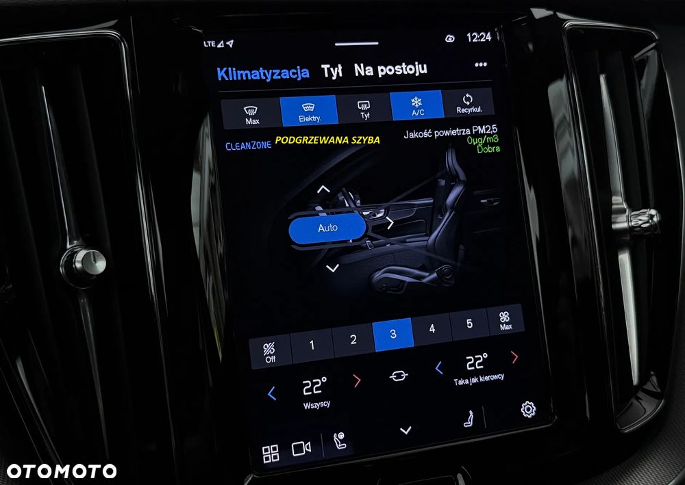 Volvo XC 60 B4 D Plus Dark - 22